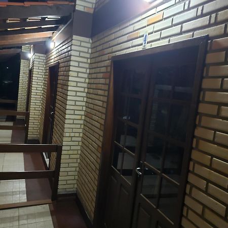 Residencial Costumes Brasileiras Ξενοδοχείο Bombinhas Δωμάτιο φωτογραφία